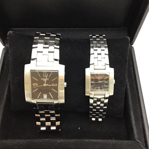 Paire montres quartz - de, à